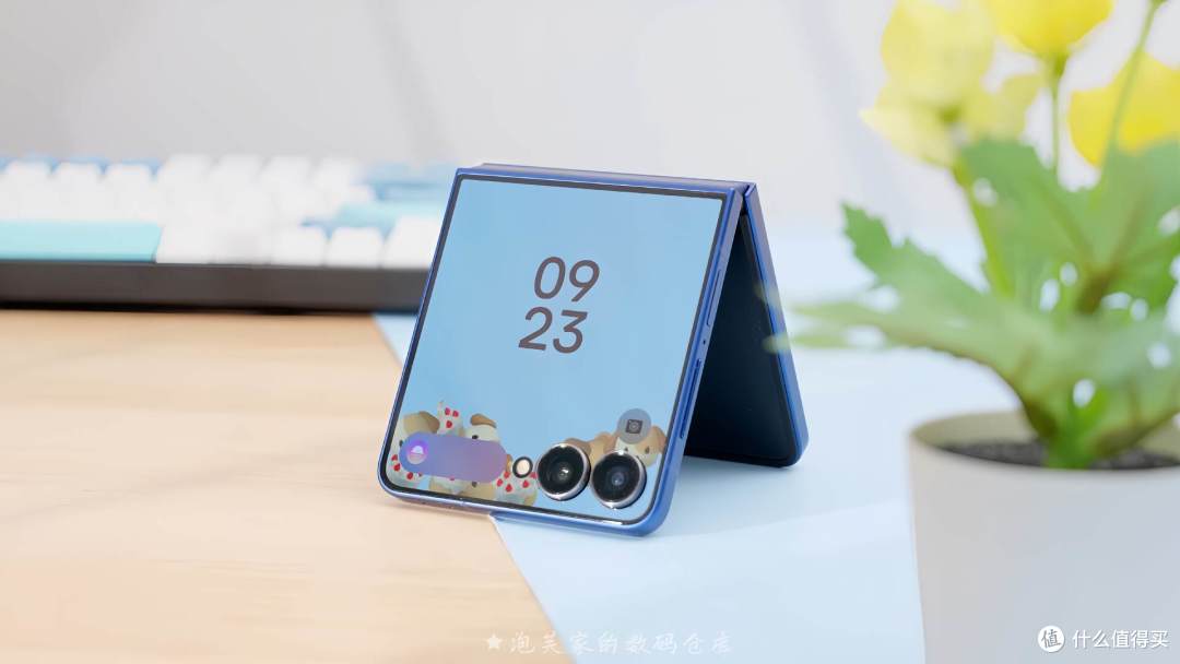 12+256卖7999 三星Z Flip7深度体验 对比Flip6提升多少?值得买吗
