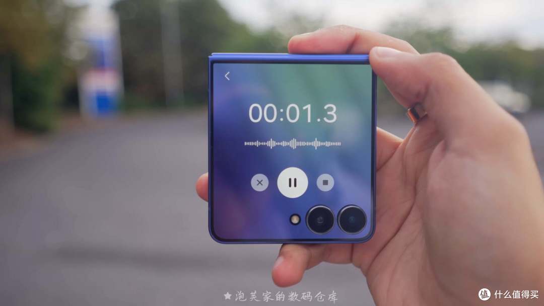 12+256卖7999 三星Z Flip7深度体验 对比Flip6提升多少?值得买吗