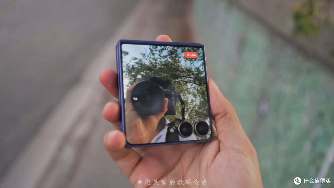 12+256卖7999 三星Z Flip7深度体验 对比Flip6提升多少?值得买吗