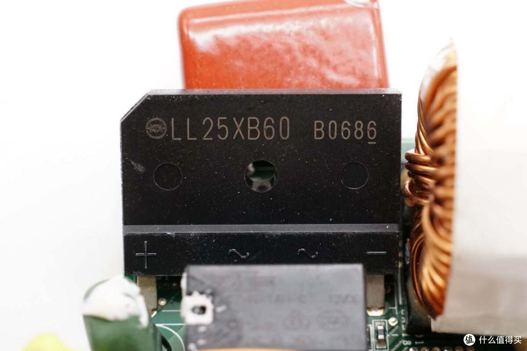 80PLUS钛金认证,英特尔1600W服务器电源拆解