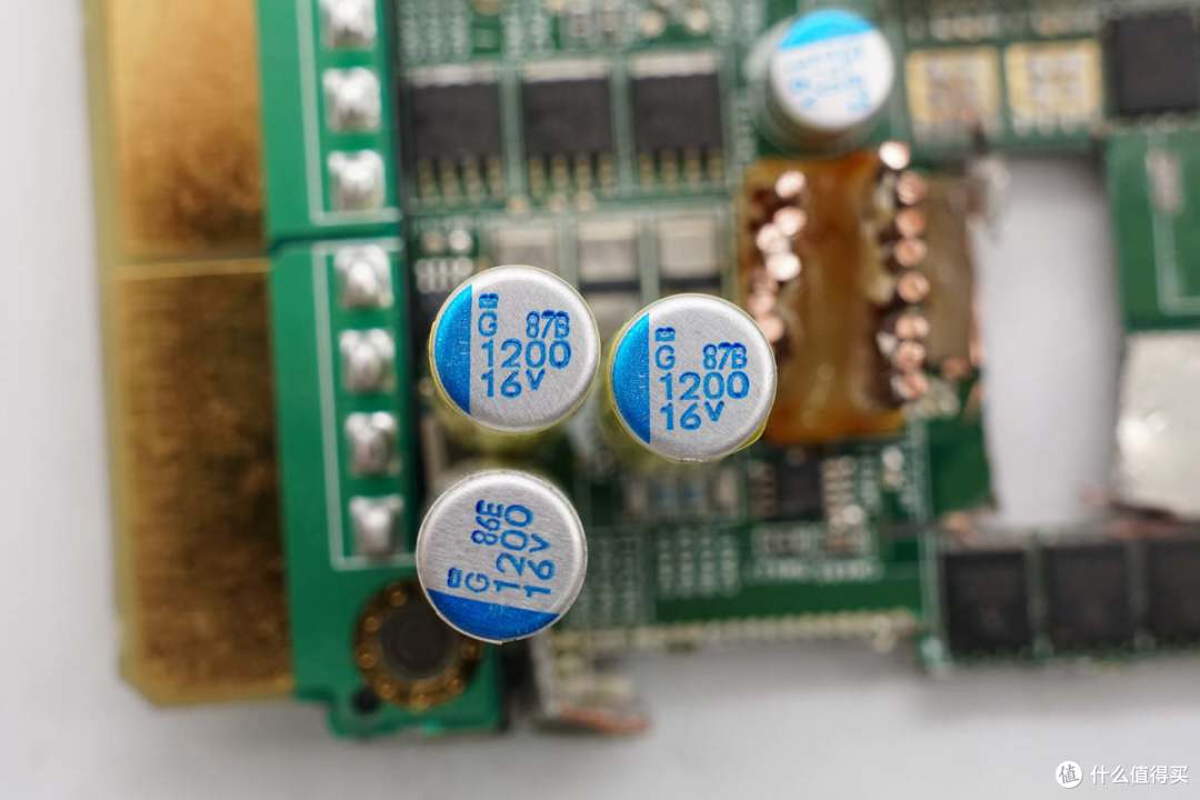 80PLUS钛金认证,英特尔1600W服务器电源拆解