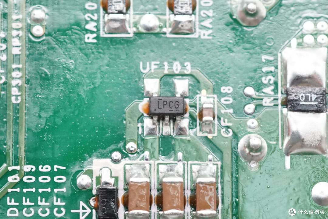 80PLUS钛金认证,英特尔1600W服务器电源拆解