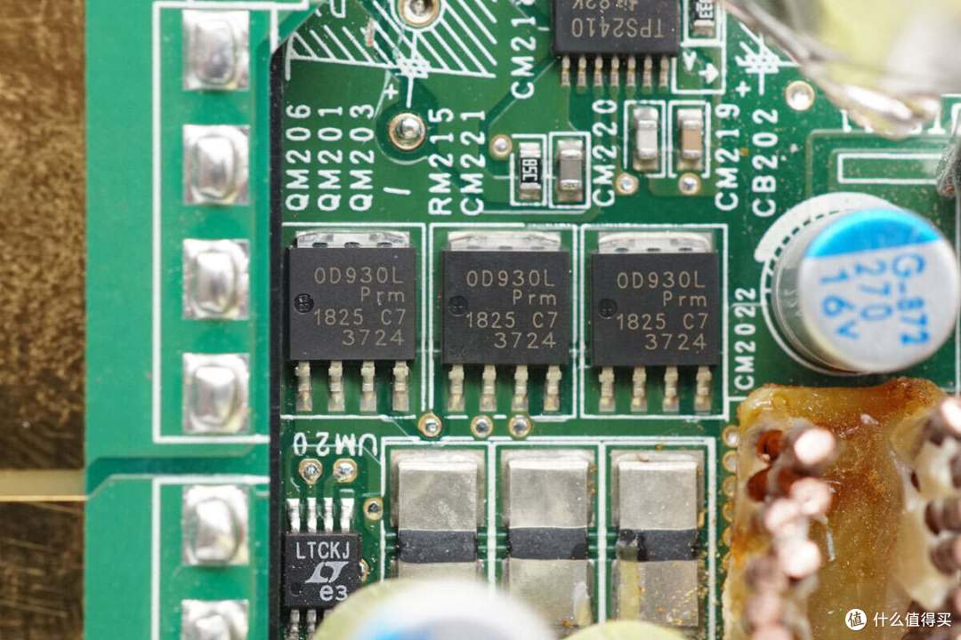 80PLUS钛金认证,英特尔1600W服务器电源拆解