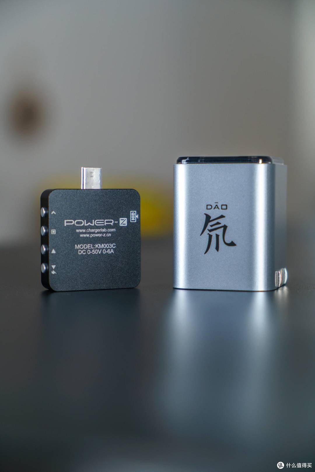这是我用过设计很硬核酷炫的充电头-红魔氘锋能量块mini65W体验