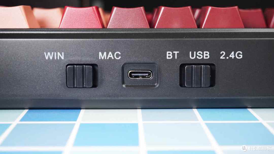 极具特色的键帽方案 - 黑爵MK87三模屏显版