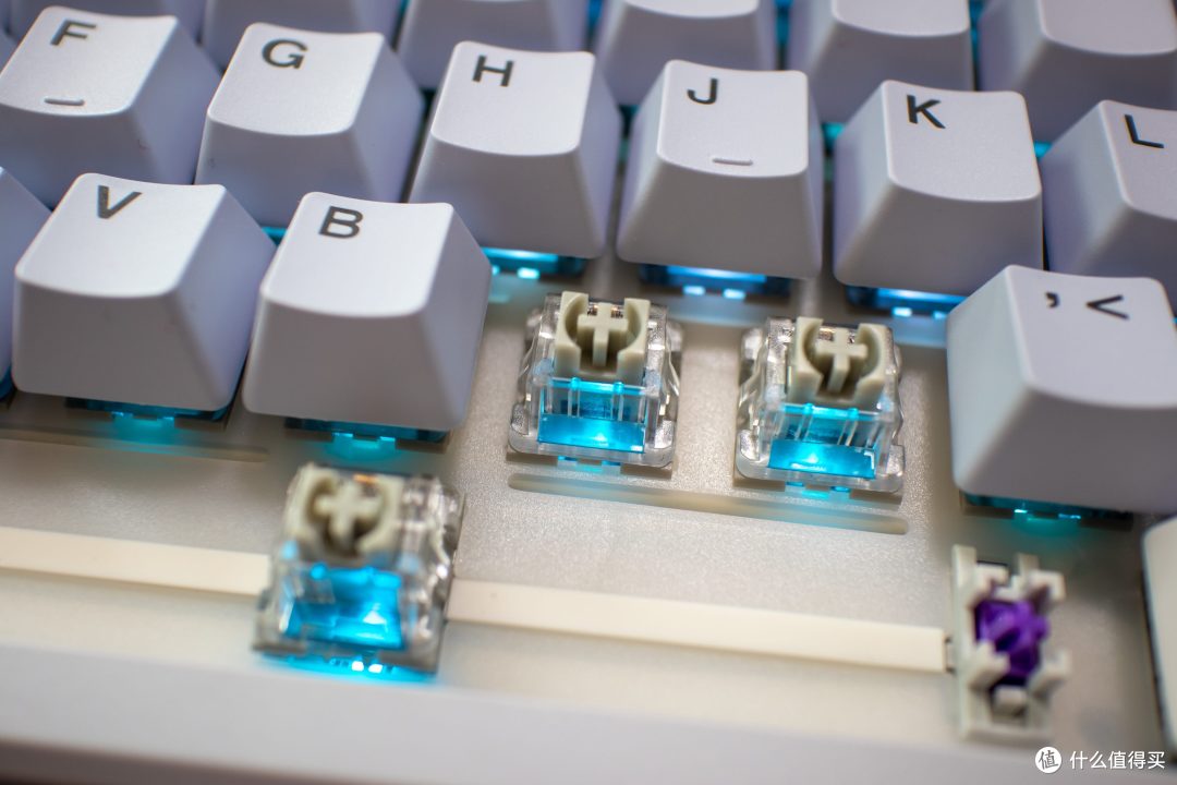 办公游戏绝搭！两百多元的三模客制化机械键盘—雷柏V700DIY-98