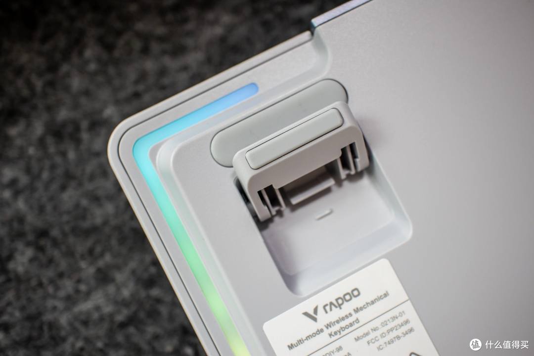 办公游戏绝搭！两百多元的三模客制化机械键盘—雷柏V700DIY-98