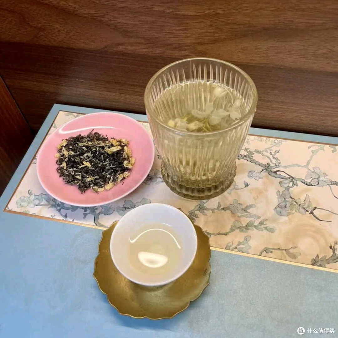 寻西湖2025特级茉莉飘雪七窨一提测评:100g罐装里的江南春韵