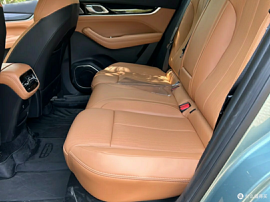 10万级SUV,颜值智能双碾压