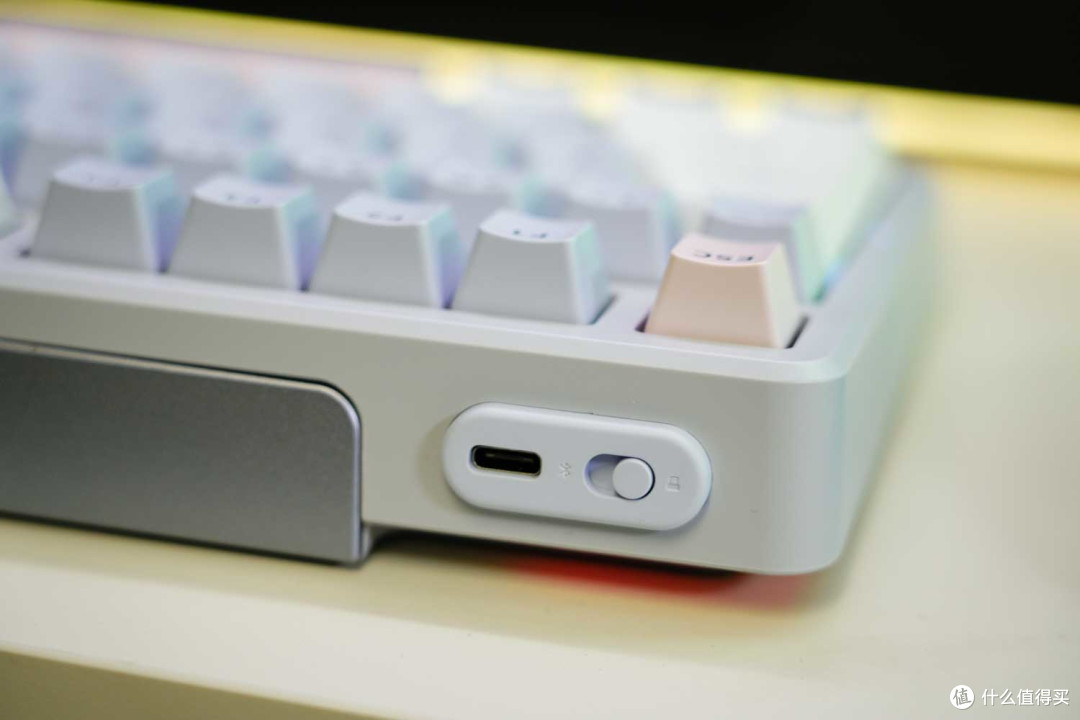 粉嫩少女心爆棚!雷柏V700DIY-98键键盘评测:可爱与生产力并存