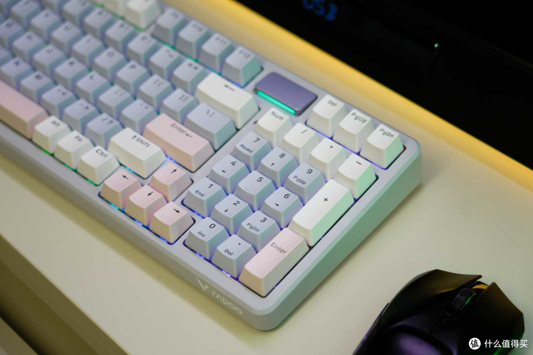 粉嫩少女心爆棚!雷柏V700DIY-98键键盘评测:可爱与生产力并存