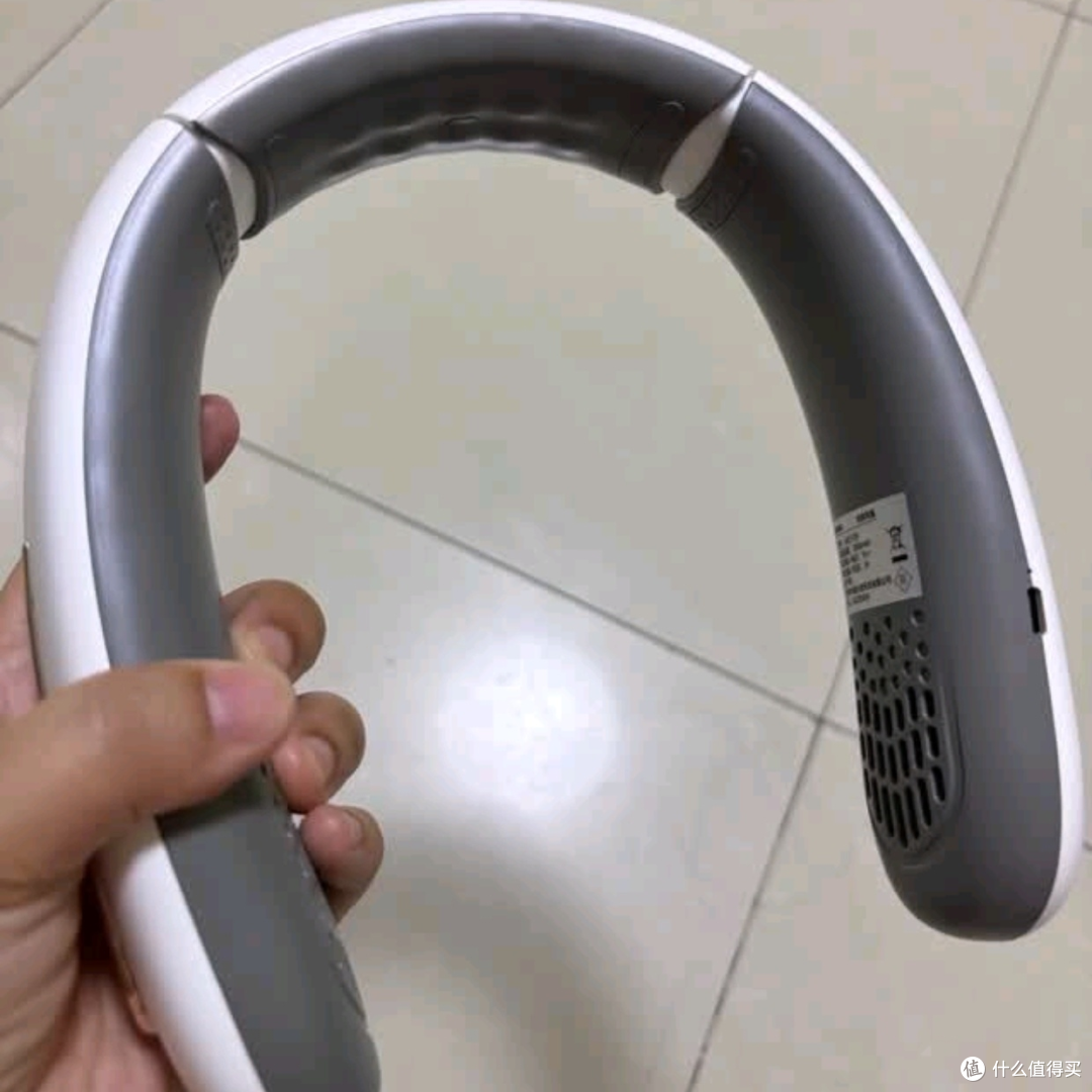 夏日避暑神器——名创优品挂脖风扇 