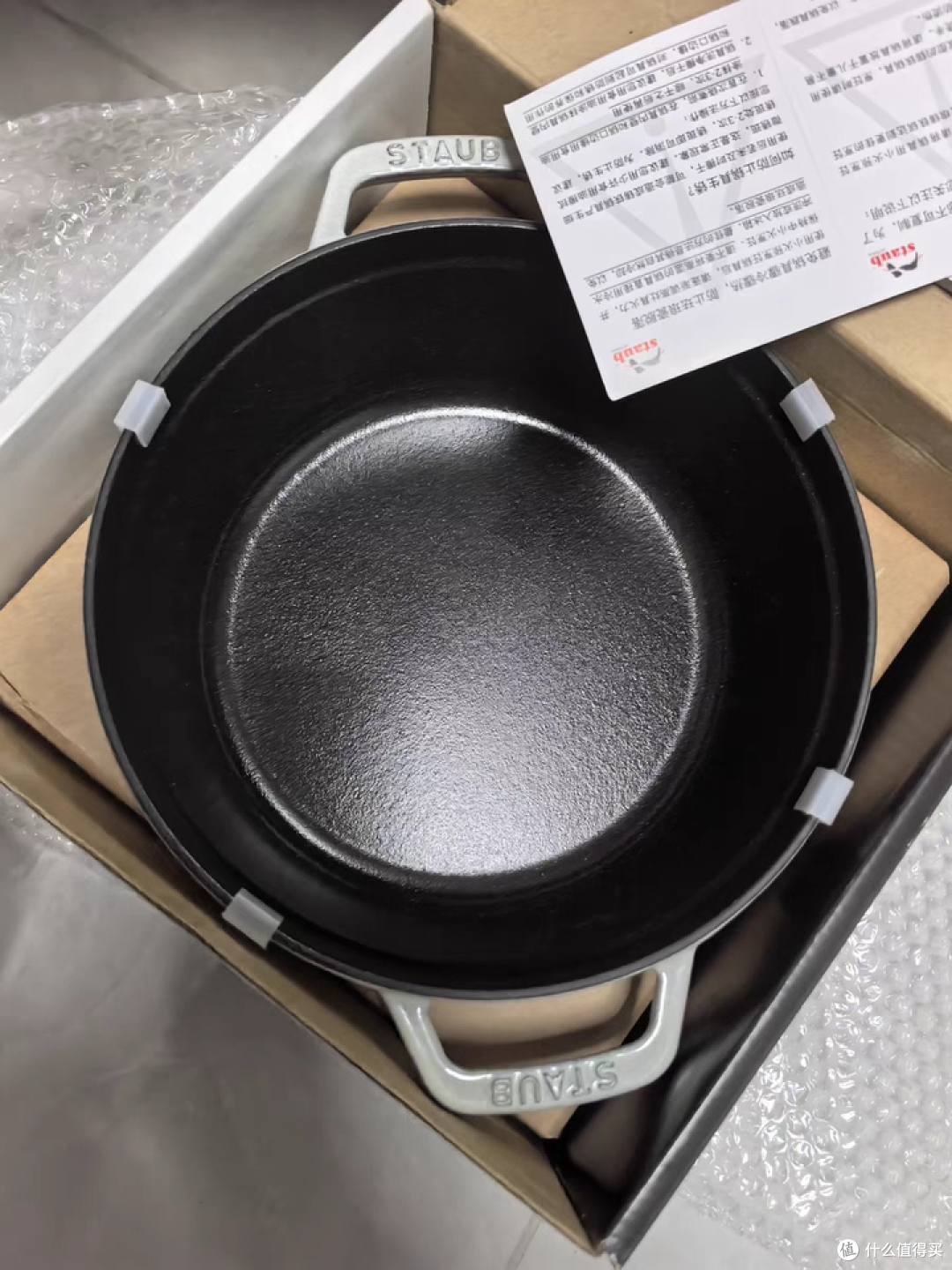staub 松露白珐琅锅：炖煮都出色，还好洗​