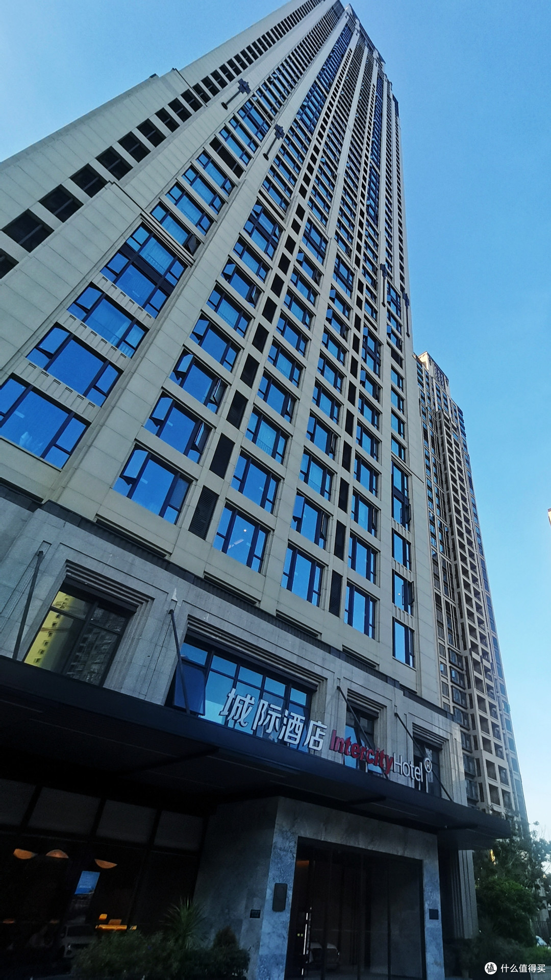 是谁把卧室搬到云端?48楼起步美到犯规-海口国兴大道城际酒店