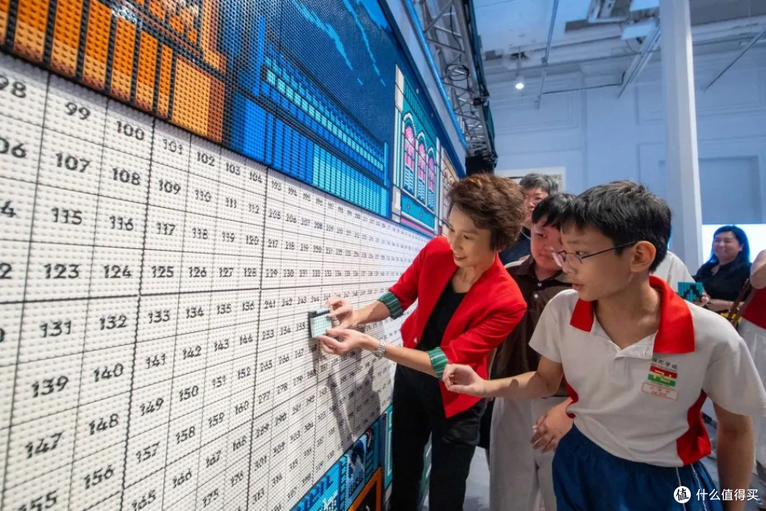 26.5万块乐高积木拼成巨幅壁画，新加坡玩家太会玩了！