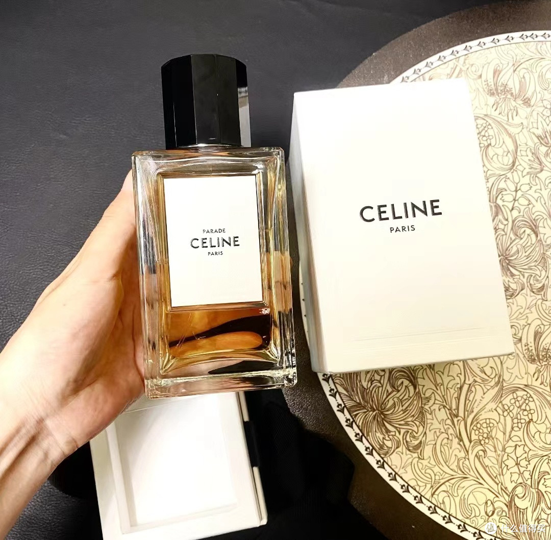 CELINE赛琳 高定 彰显香水:柑橘调与橙花麝香的邂逅