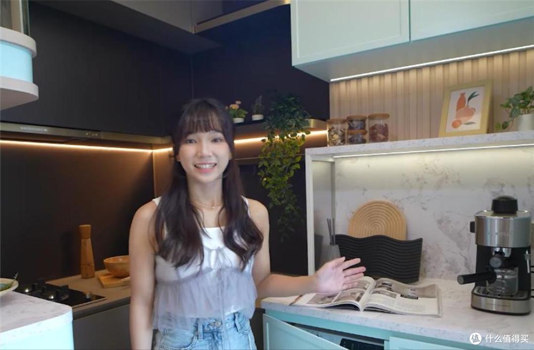 香港一三口之家火了，奋斗10年攒下18㎡房子，那叫一个高级，晒晒