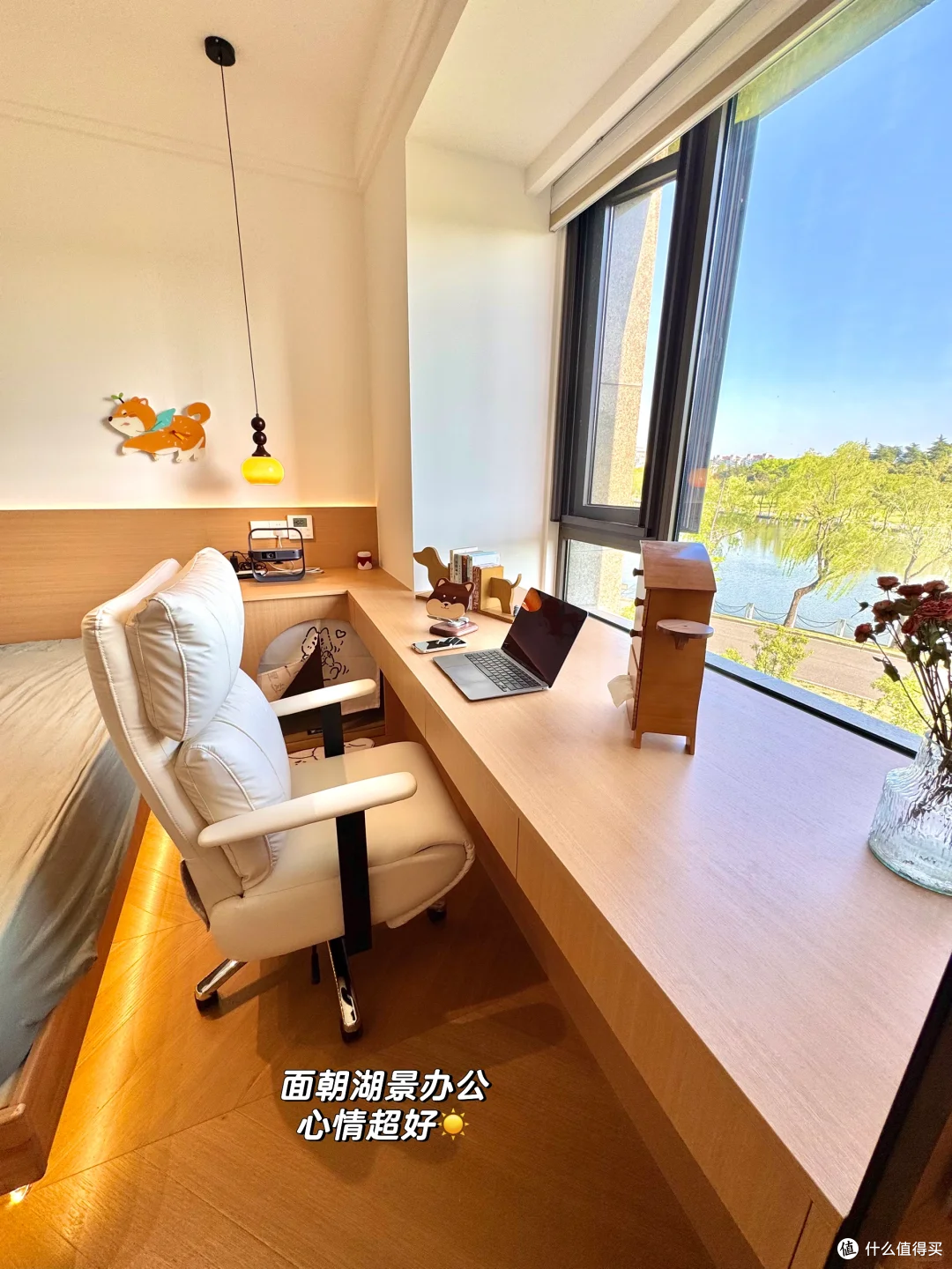 不顾反对把飘窗改成书桌,老婆骂我瞎折腾,入住后全家抢着用!