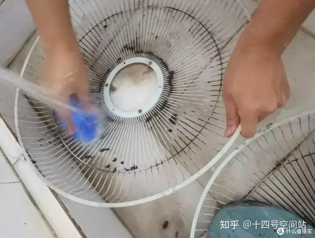 还在为扇叶积灰头疼?这三款无叶风扇救大命