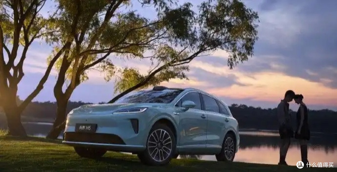 鸿蒙智行“尚界”H5,15W元级别入门SUV,余承东:天花板级体验
