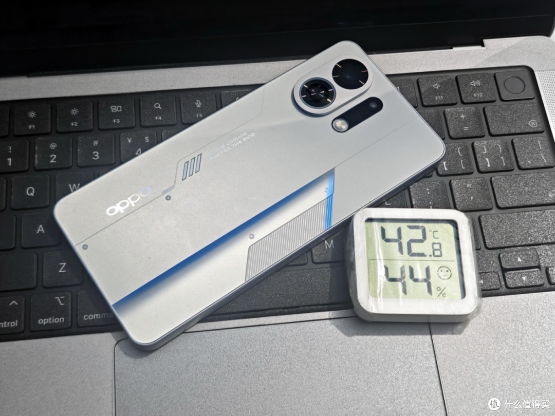 OPPO K13 Turbo Pro:自带风扇吹上天?扛得住40℃火炉城市拷打?