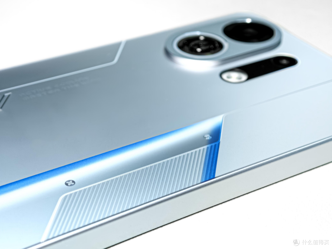 OPPO K13 Turbo Pro:自带风扇吹上天?扛得住40℃火炉城市拷打?
