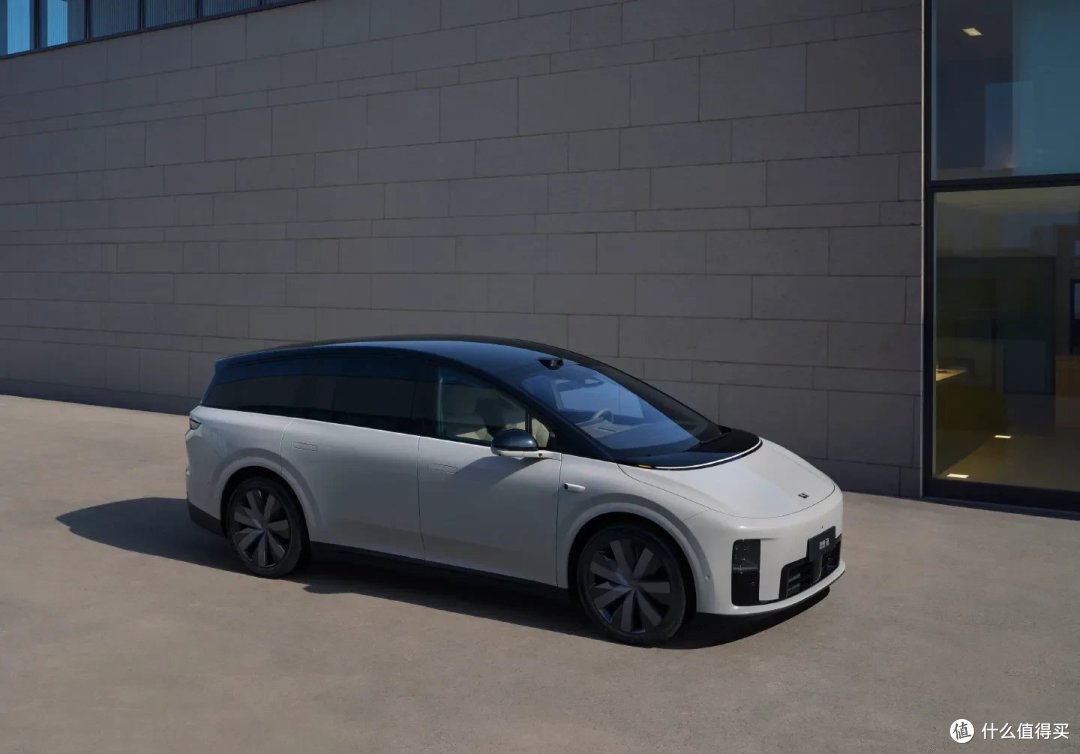 现实版“皇帝的新装”?一台纯电SUV,拼了命证明自己不是MPV?