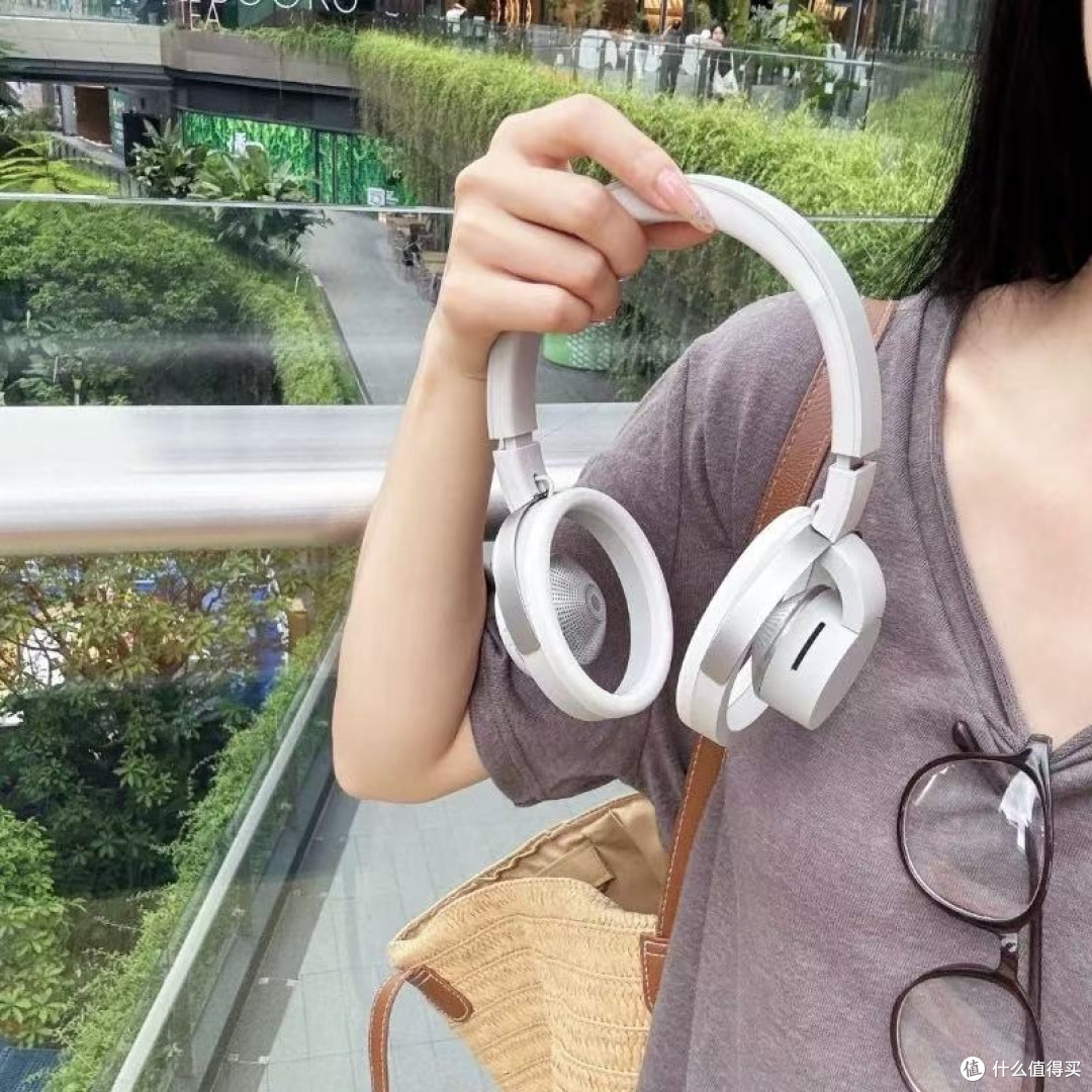最近入手了聆白这款开放式头戴蓝牙耳机，