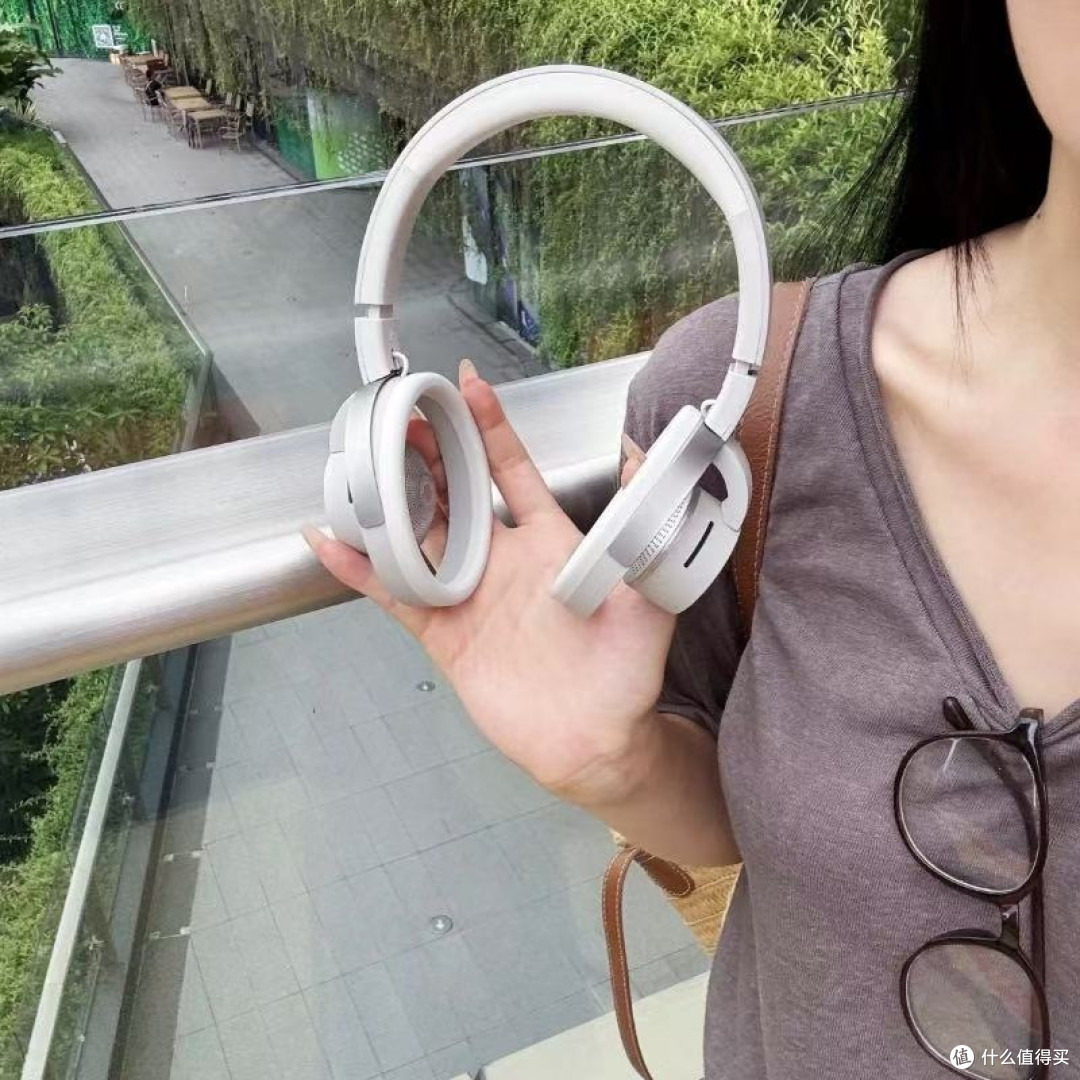 最近入手了聆白这款开放式头戴蓝牙耳机，