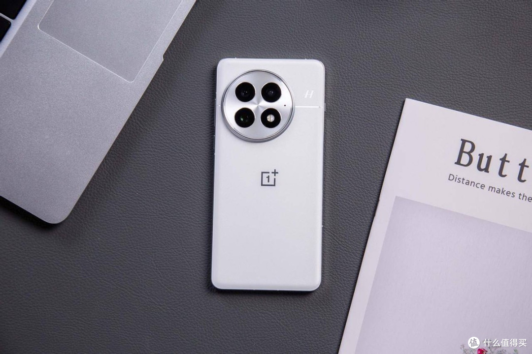 一加重回低价，16GB+512GB跌价1460元，跑分318万+2K屏+6000mAh