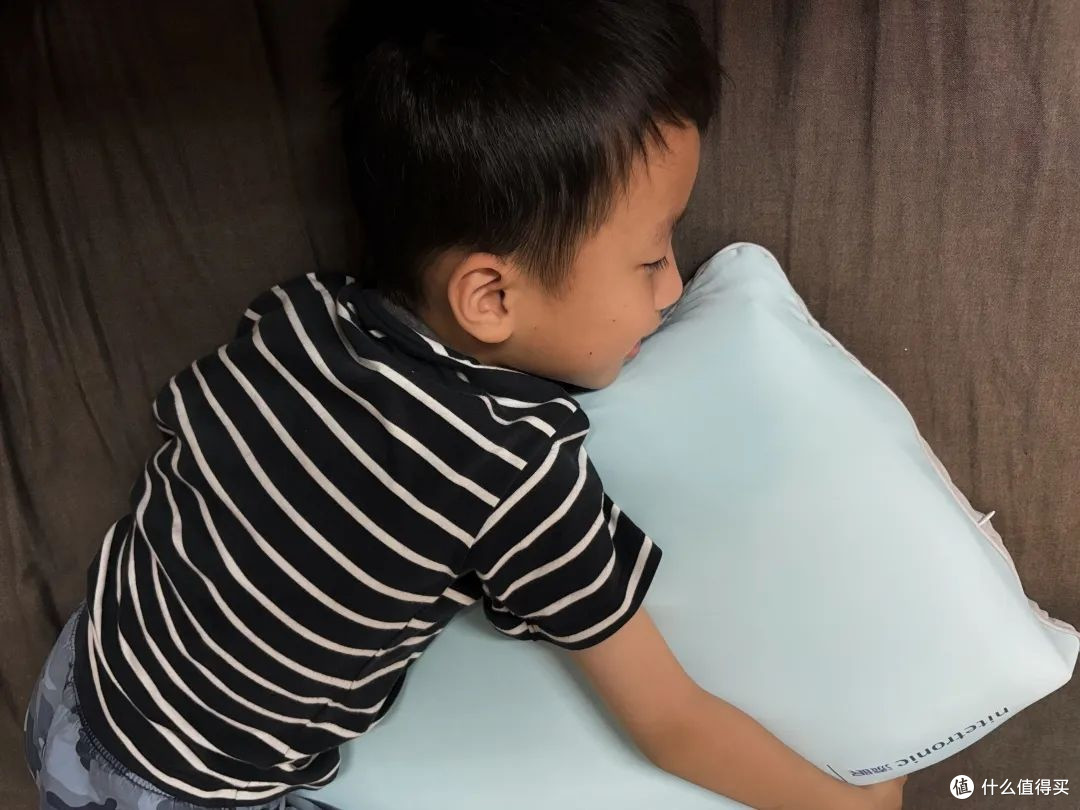 比凉席更凉,比乳胶枕更软的浮力枕