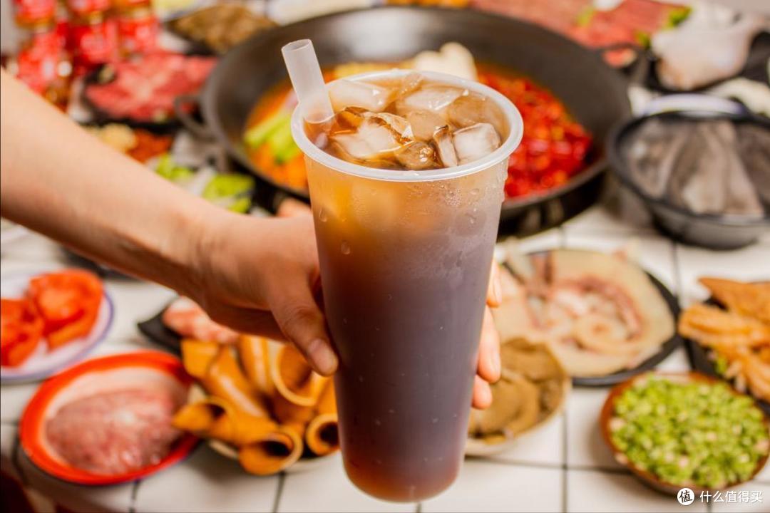 别再喝了!这8种饮料堪称“液体糖”,很多人不知道,还在天天喝