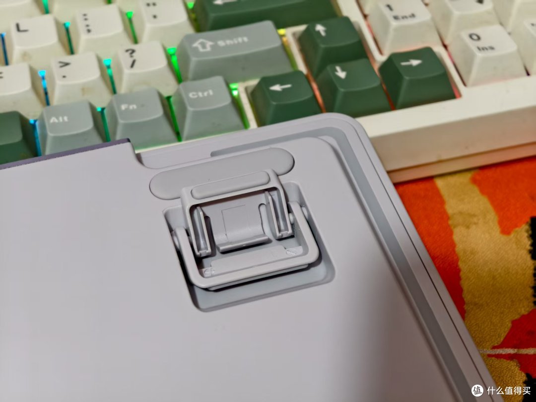 7层填充+RGB98配列性价比新卷王——雷柏V700DIY-98