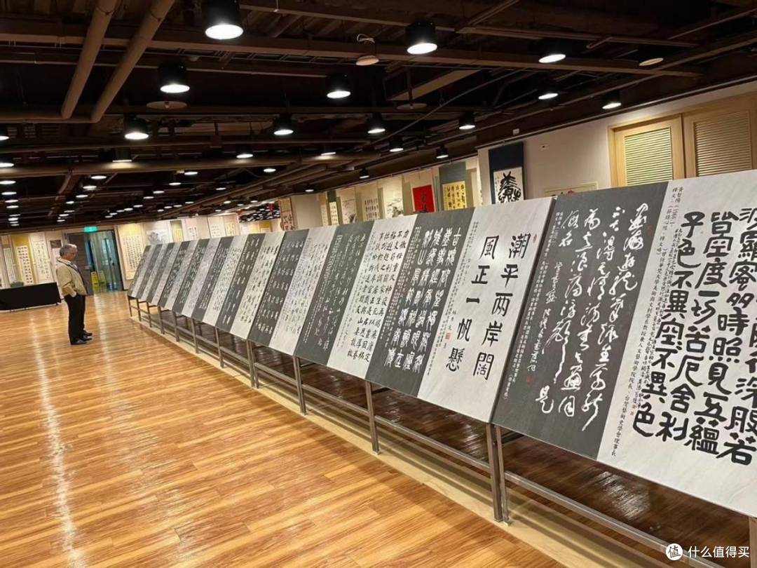 翟文章书法在台湾台北市“书艺碑园”刻碑上石
