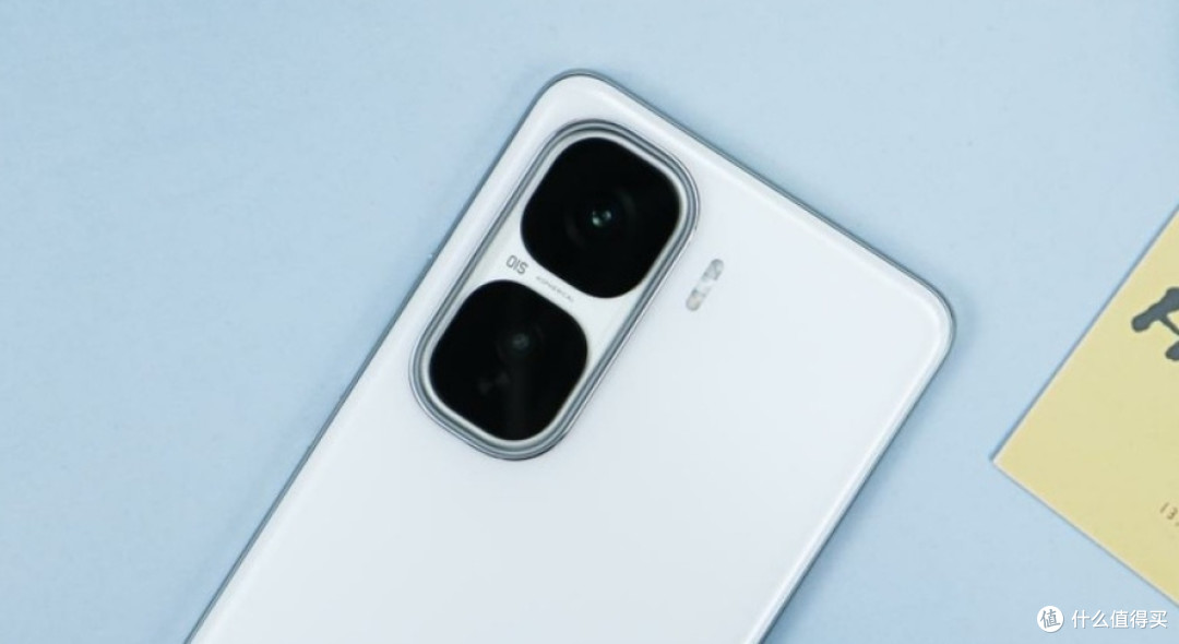 最具性价比的骁龙8至尊版旗舰，2K屏+120W，16GB+512GB国补后更香
