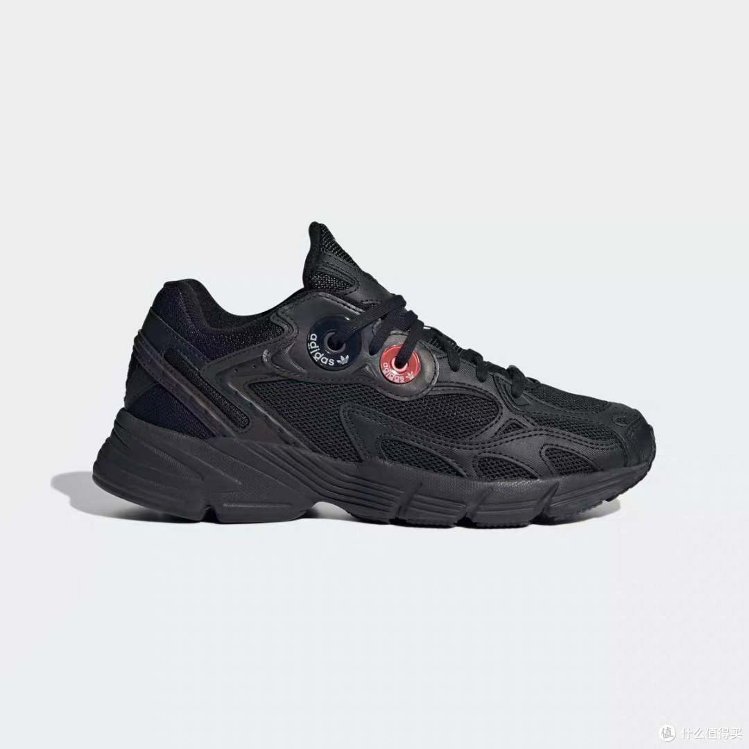 adidas ASTIR贝果鞋:复古与舒适兼备