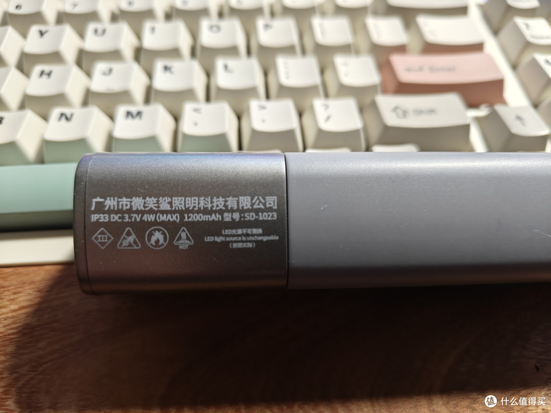 超高性价比!平民手电筒微笑鲨深度评测