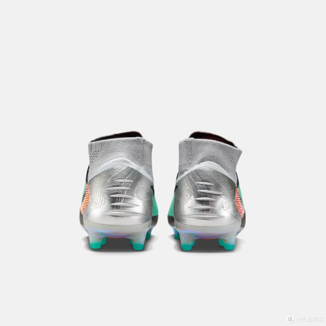 NIKE PHANTOM 6 ELITE AG：控球与抓地力兼备