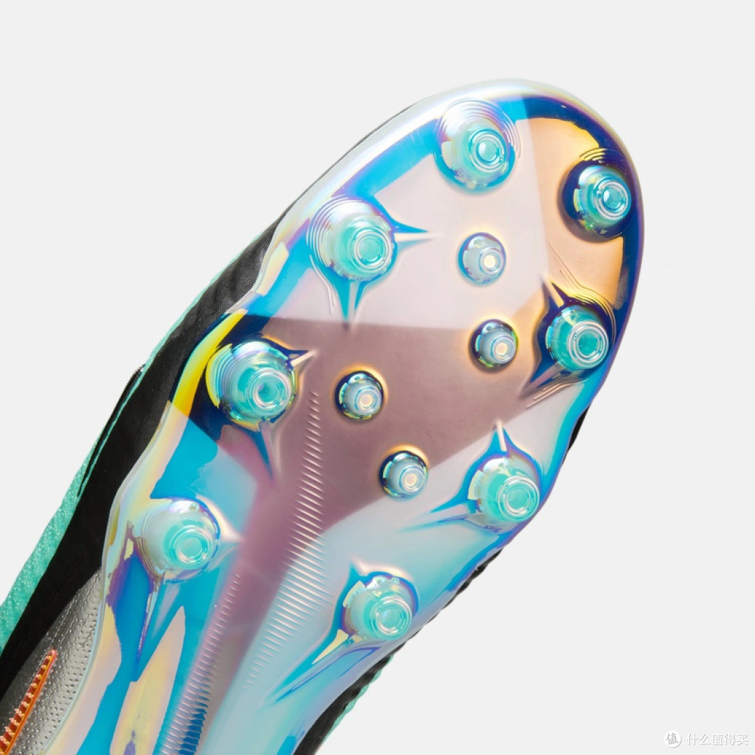 NIKE PHANTOM 6 ELITE AG：控球与抓地力兼备