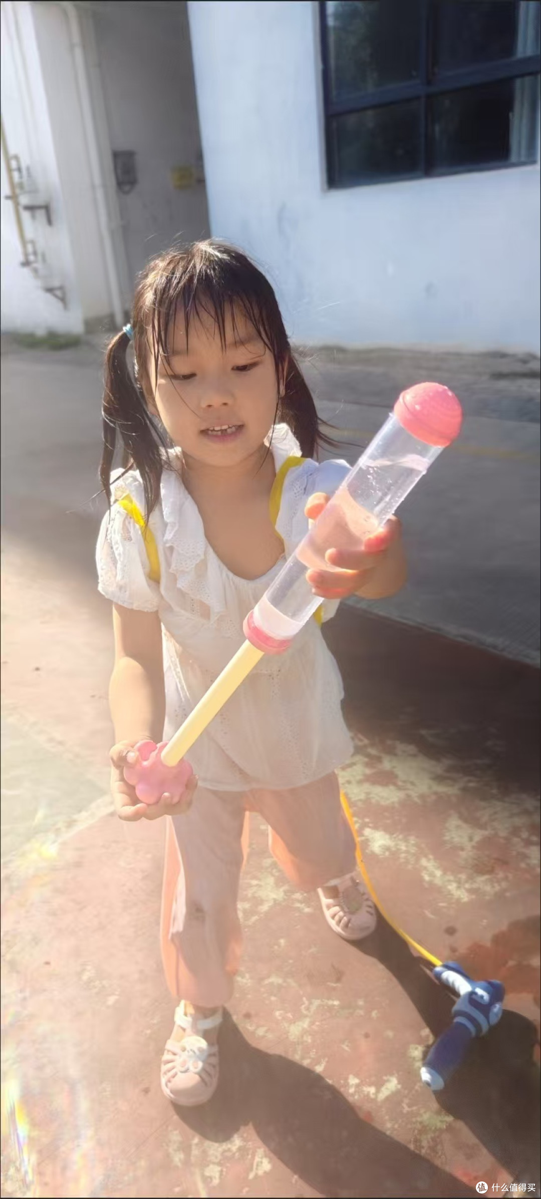 跟你们说，夏天最不能少的就是一把给力的水枪了！