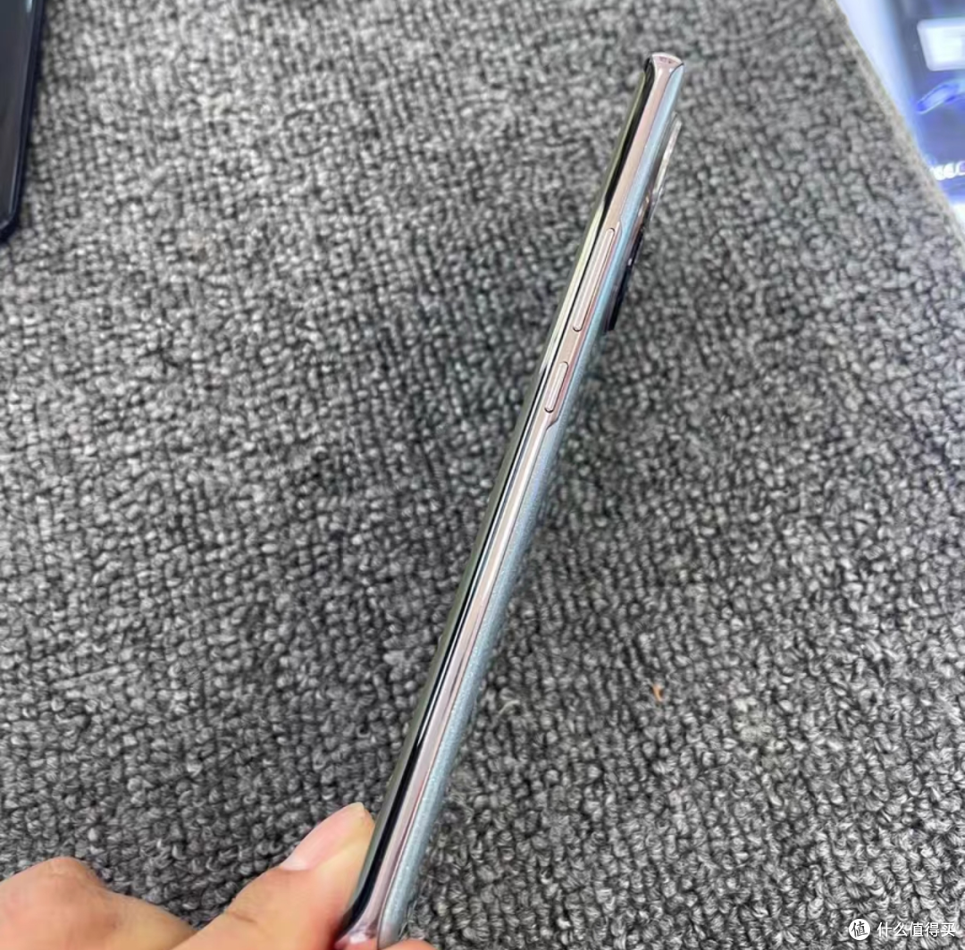 299元高颜值中端旗舰，一亿像素+120hz高刷，能干翻888？