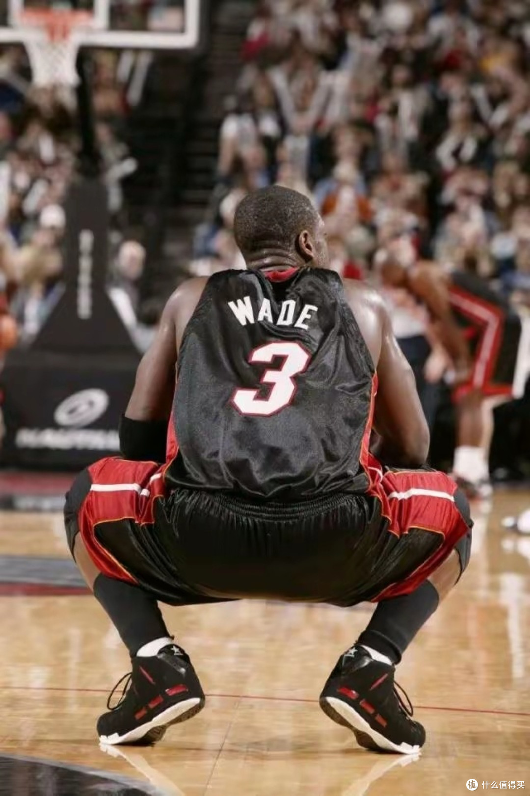 闪电侠的传奇战靴：CONVERSE WADE 1.0 鲨鱼腮篮球鞋