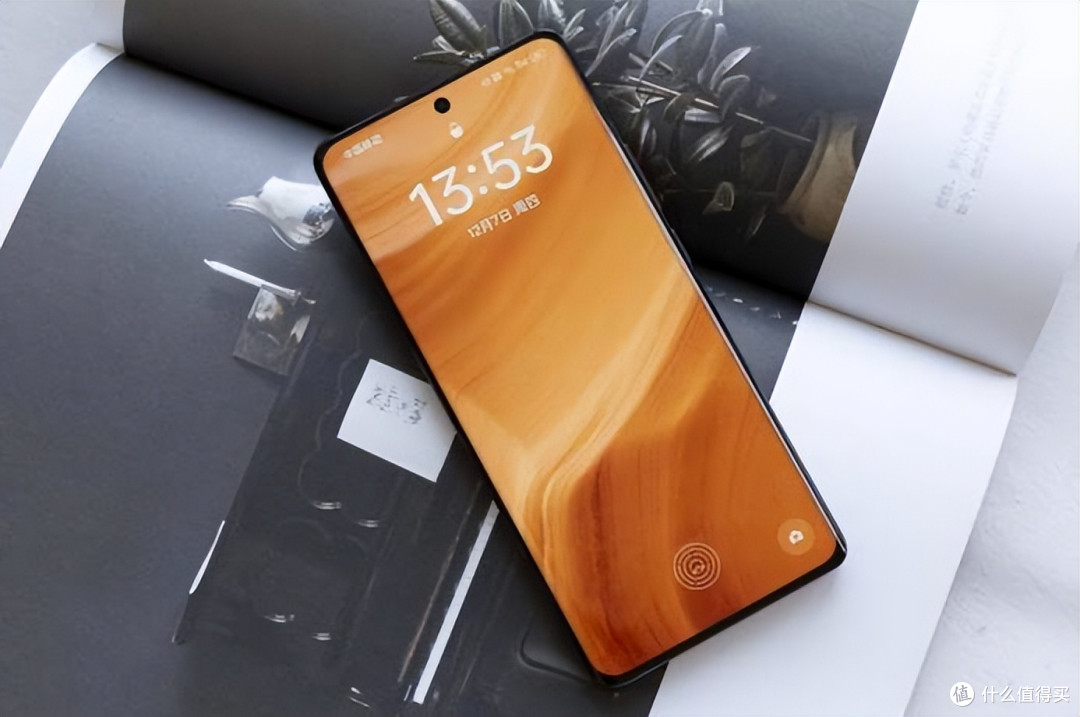 7200mAh电池+100W闪充!realme GT7:充电?这辈子没听过这个词!