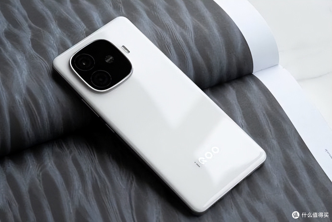 新“卷王”！iQOO Z10 Turbo满电用3天，库克研究怎么抄作业！