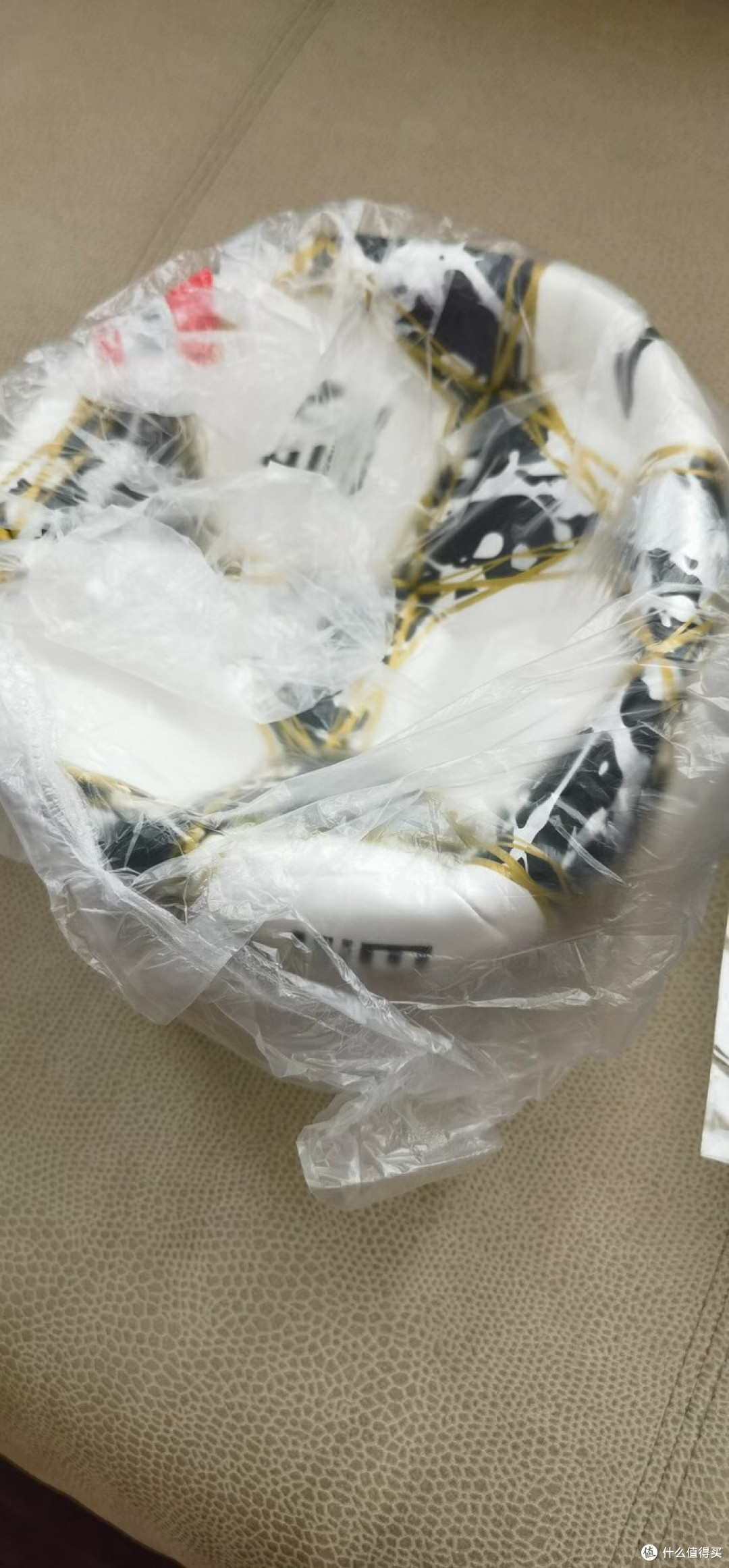 李宁迷彩足球：专业与耐用并行