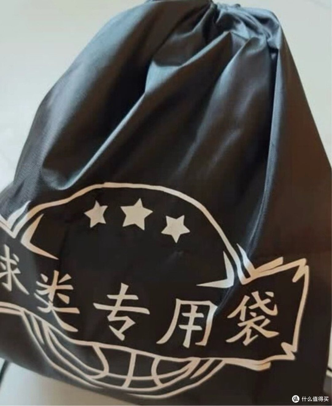 李宁迷彩足球：专业与耐用并行