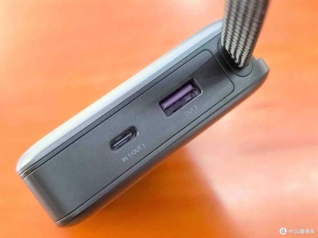 出差党福音!3C认证+20000mAh+67W快充,绿联超能块67W充电宝评测
