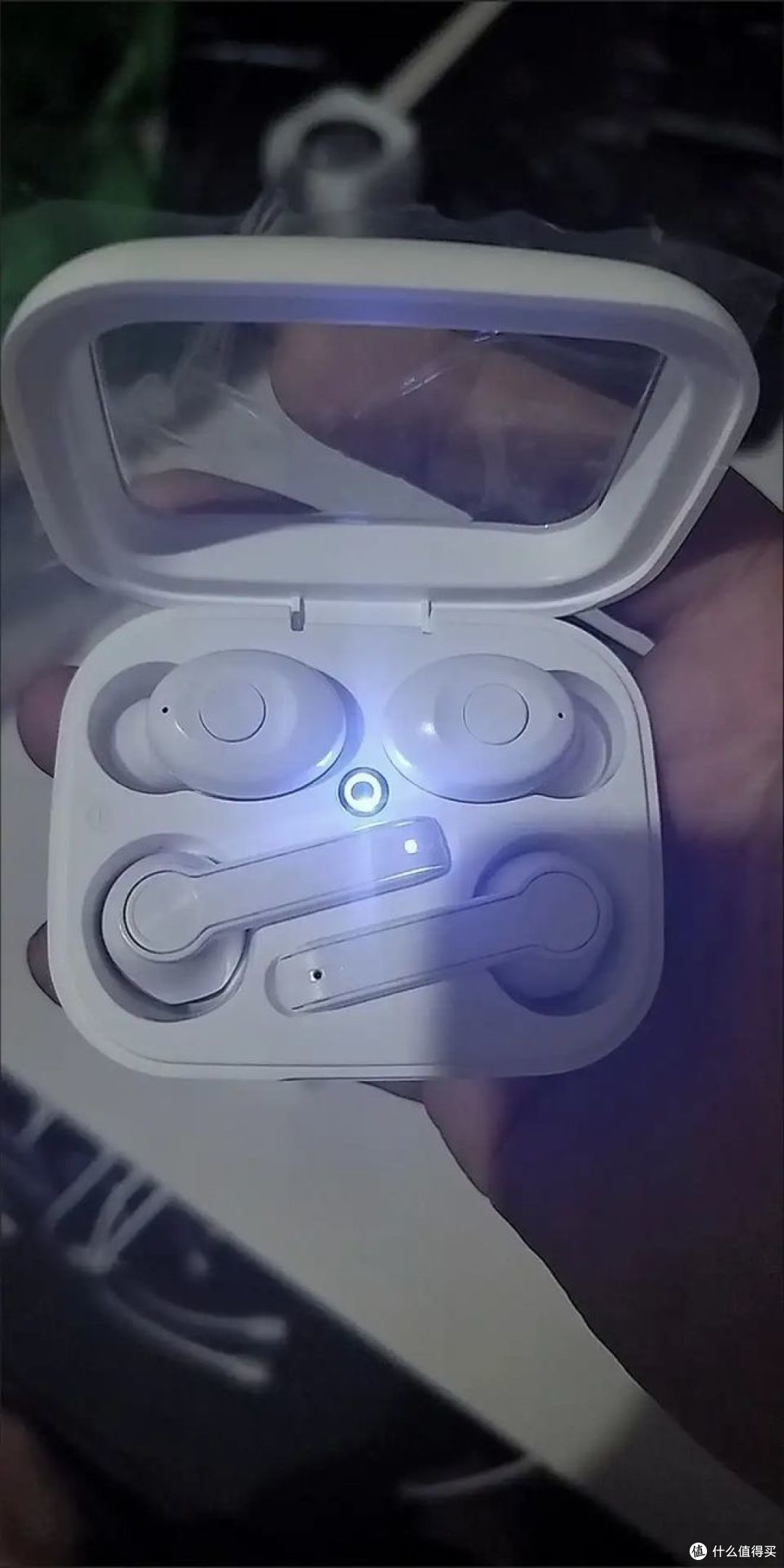 蓝牙耳机可以连接两个手机吗?科技趋势新探讨!