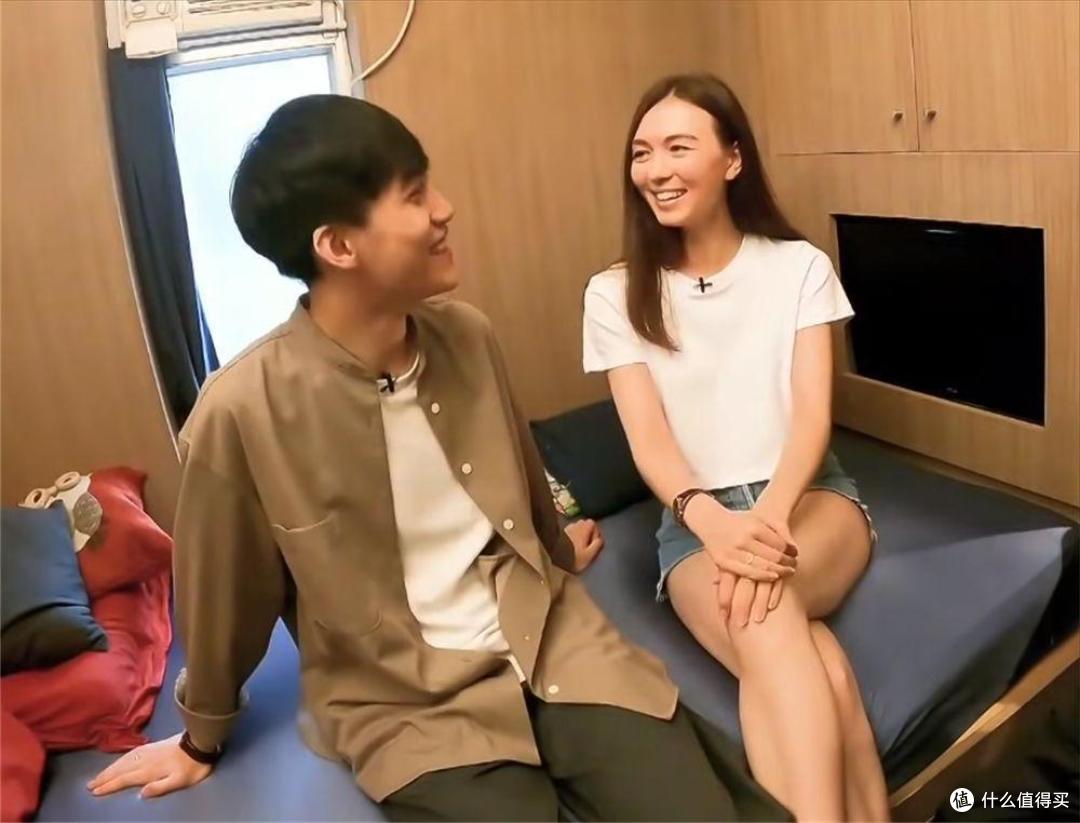 香港一对夫妻,蜗居9㎡小屋,入住2年,被超500万人羡慕,真幸福