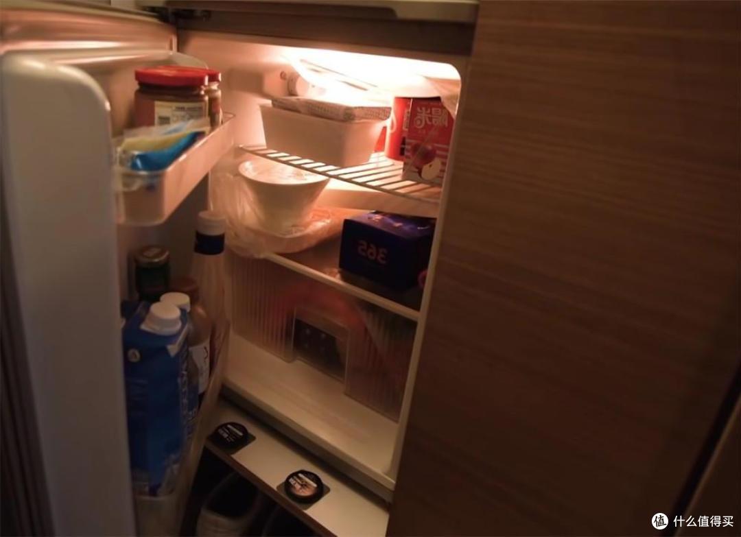 香港一对夫妻,蜗居9㎡小屋,入住2年,被超500万人羡慕,真幸福